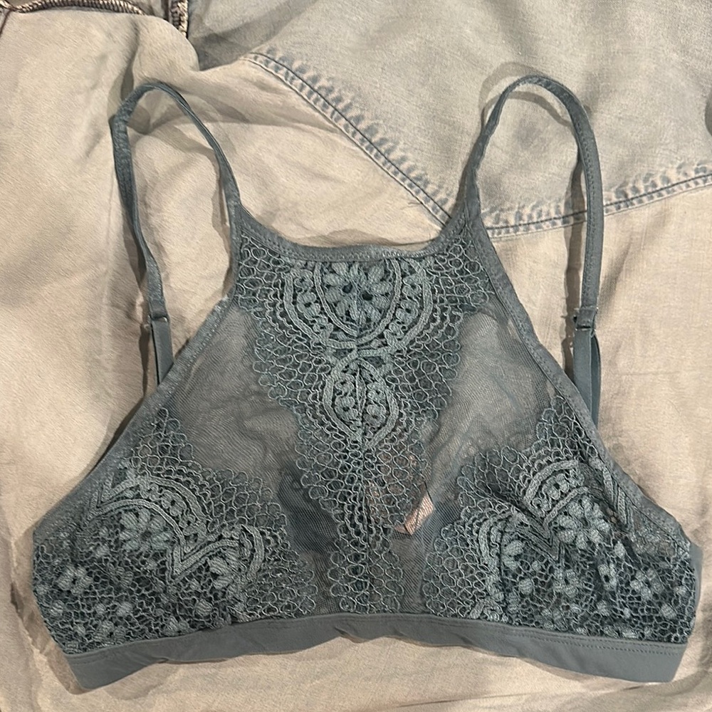 Victoria’s Secret Elegant Lace Bralette in Blue